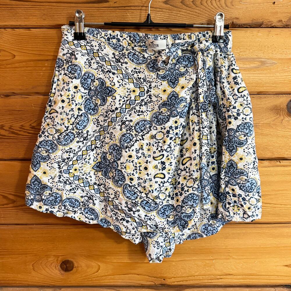 HOLLISTER Women's Skort Floral Print Shorts Large